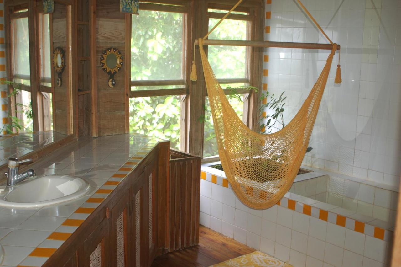 Roatan Bed & Breakfast Apartments เวสต์เอนด์ ภายนอก รูปภาพ