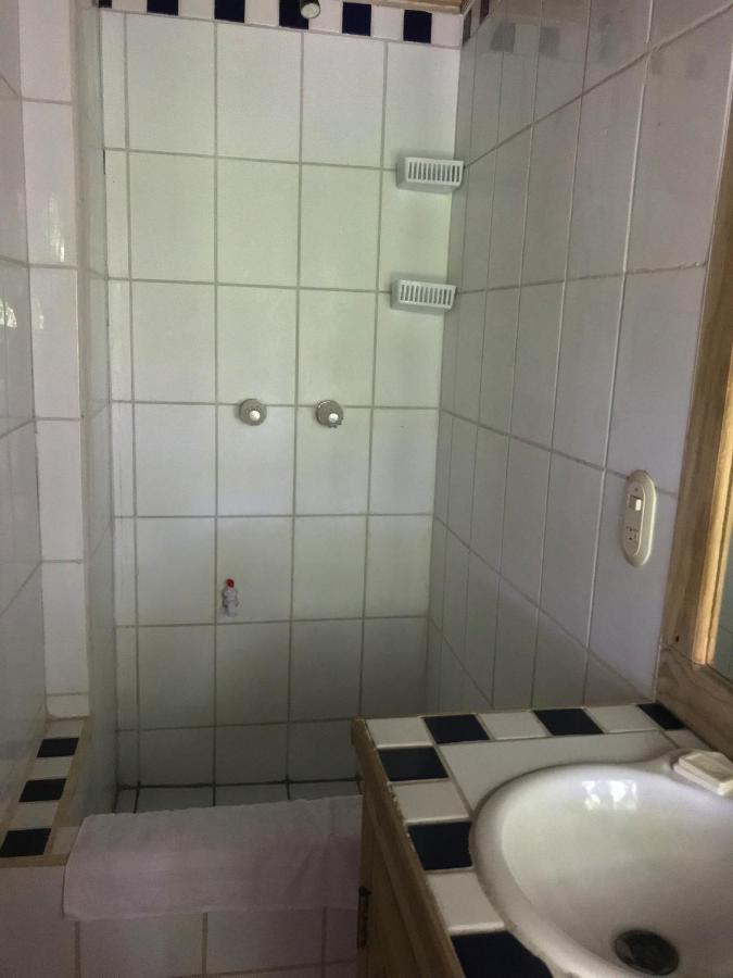 Roatan Bed & Breakfast Apartments เวสต์เอนด์ ภายนอก รูปภาพ