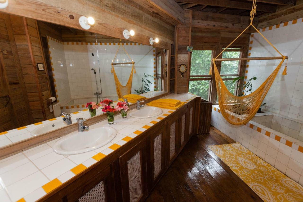 Roatan Bed & Breakfast Apartments เวสต์เอนด์ ภายนอก รูปภาพ